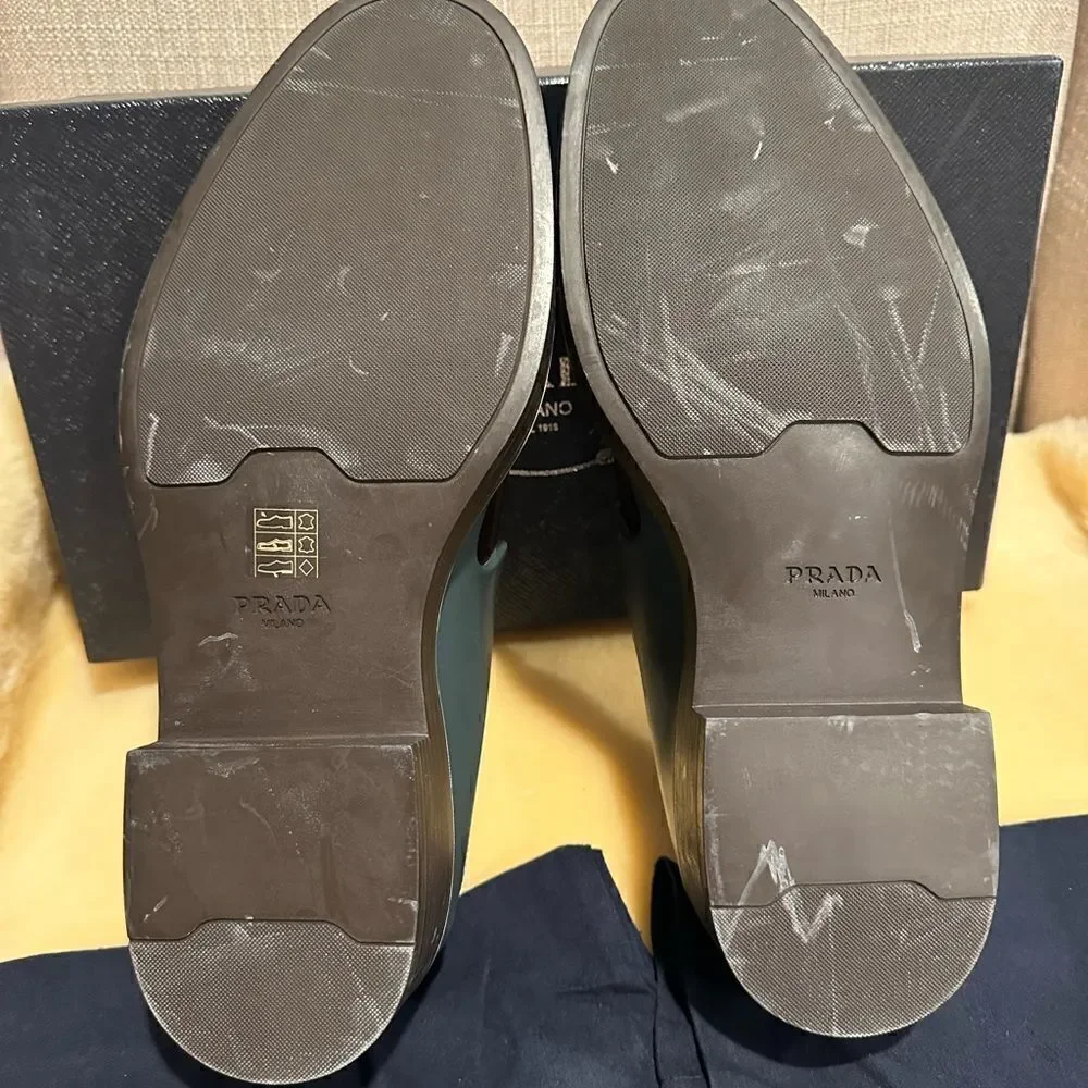 Prada brushed leather lace-up loafer size 7, EU 39,5-40